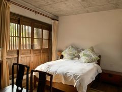 -田园东方蜜桃村的田野营地