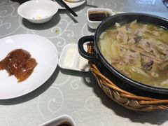 -湖庭壹品鸭王·传统北京烤鸭·别墅私房菜·庭院宵夜(江宁店)