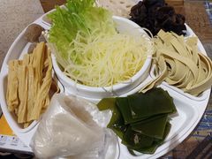 -鸡遇虾煲干锅火锅(小寨金莎店)