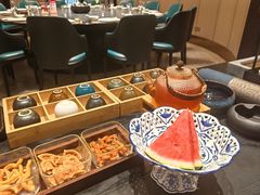 -忆江南·临江鱼馆