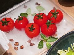 番茄脆菇沙拉-小大董·烤鸭(凤凰汇店)