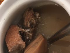 藕鱿鱼大骨头汤-彩蝶軒酒家
