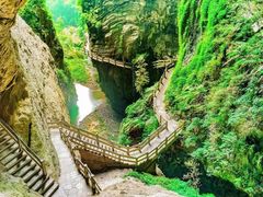 -龙水峡地缝景区