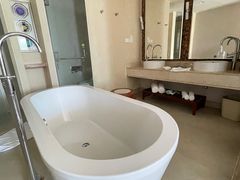 -三亚亚龙湾雅高美爵酒店