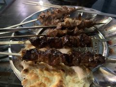 -烤肉小伙烤肉店
