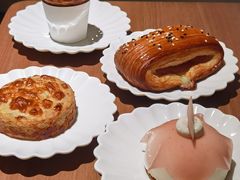 -VERIE BAKEHOUSE