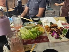 -刘姐啤酒鱼民族演艺餐厅(西街总店)