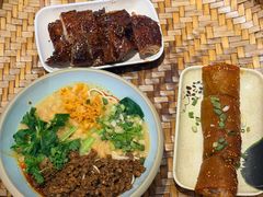 -爆炸头阿姨小四川正宗川味小吃(无任何分店)