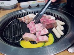烤五花肉-黄金牧场(明洞总店)