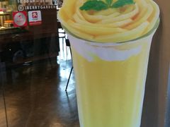 -莓园冰淇淋店