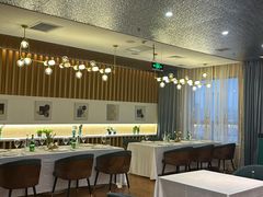 -华凌牛庄西餐厅(乌鲁木齐华凌美爵大饭店)