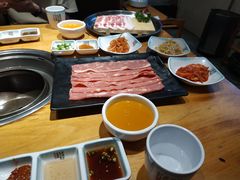 -唯成•韩国炭火烤肉 유성고기