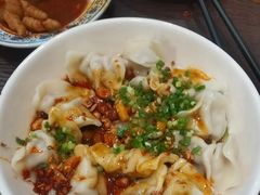 红油抄手-爆炸头阿姨小四川正宗川味小吃(无任何分店)