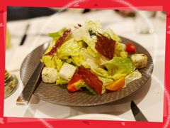 经典凯撒沙拉配香脆火腿-WOLFGANG PUCK KITCHEN & BAR(迪士尼小镇店)