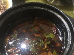 臭豆腐肥肠-八张桌子(老店)
