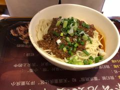-呼啦面馆·头牌豌杂面(爱琴海店)