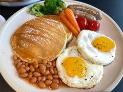 煎双蛋烤肠松饼全餐-明谦·Coffee&Cocktail Bar(美您公园店)