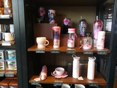 零售区-星巴克臻选(盐城金鹰聚龙湖店)