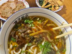 -矮子粉店1985·长沙米粉(湘春路店)