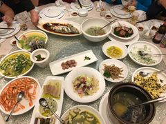 -通安客栈中餐厅·何家小馆