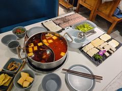猪手鸳鸯锅-小街猪手(团结湖店)