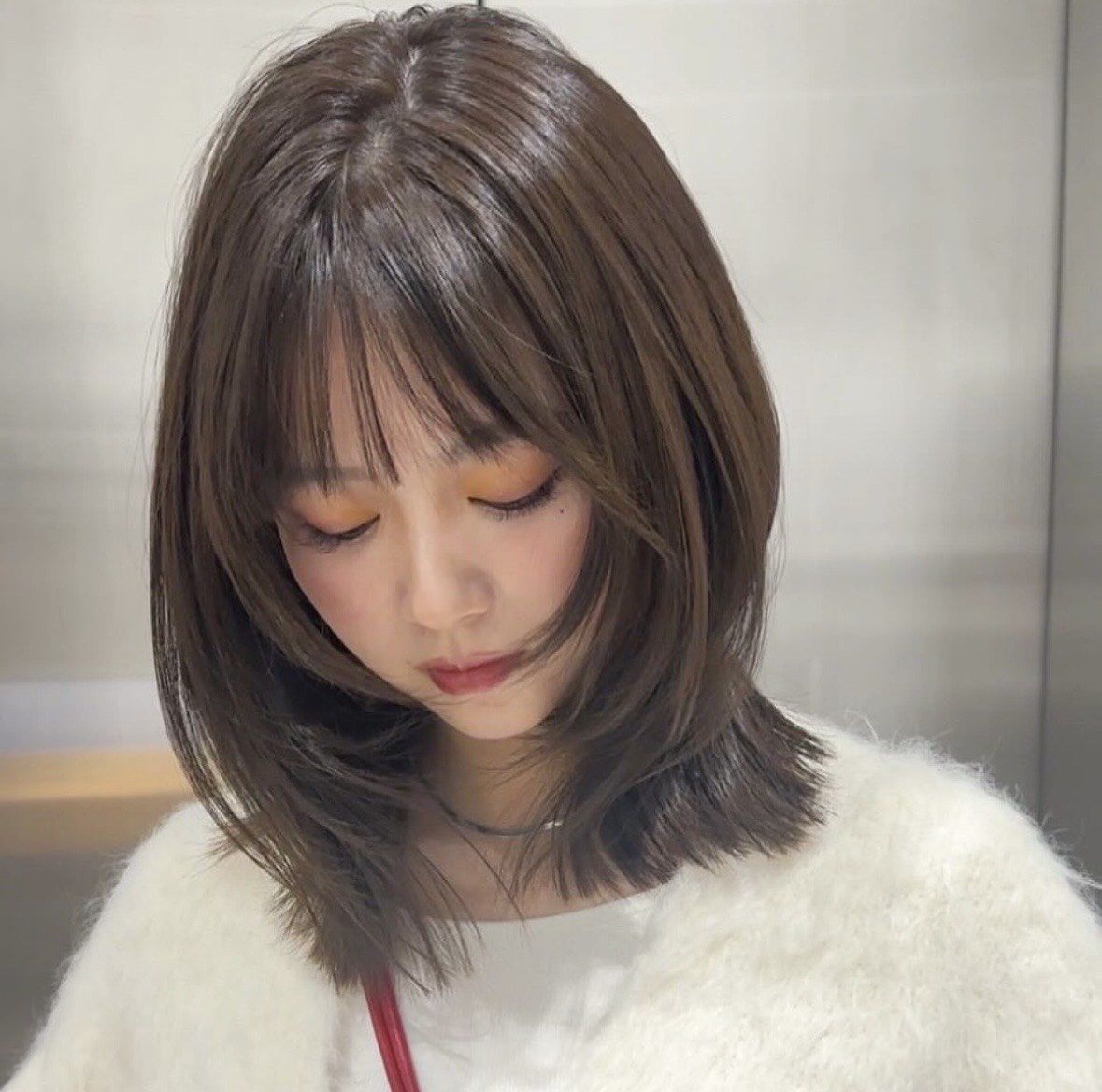 春季中短发外翻发型