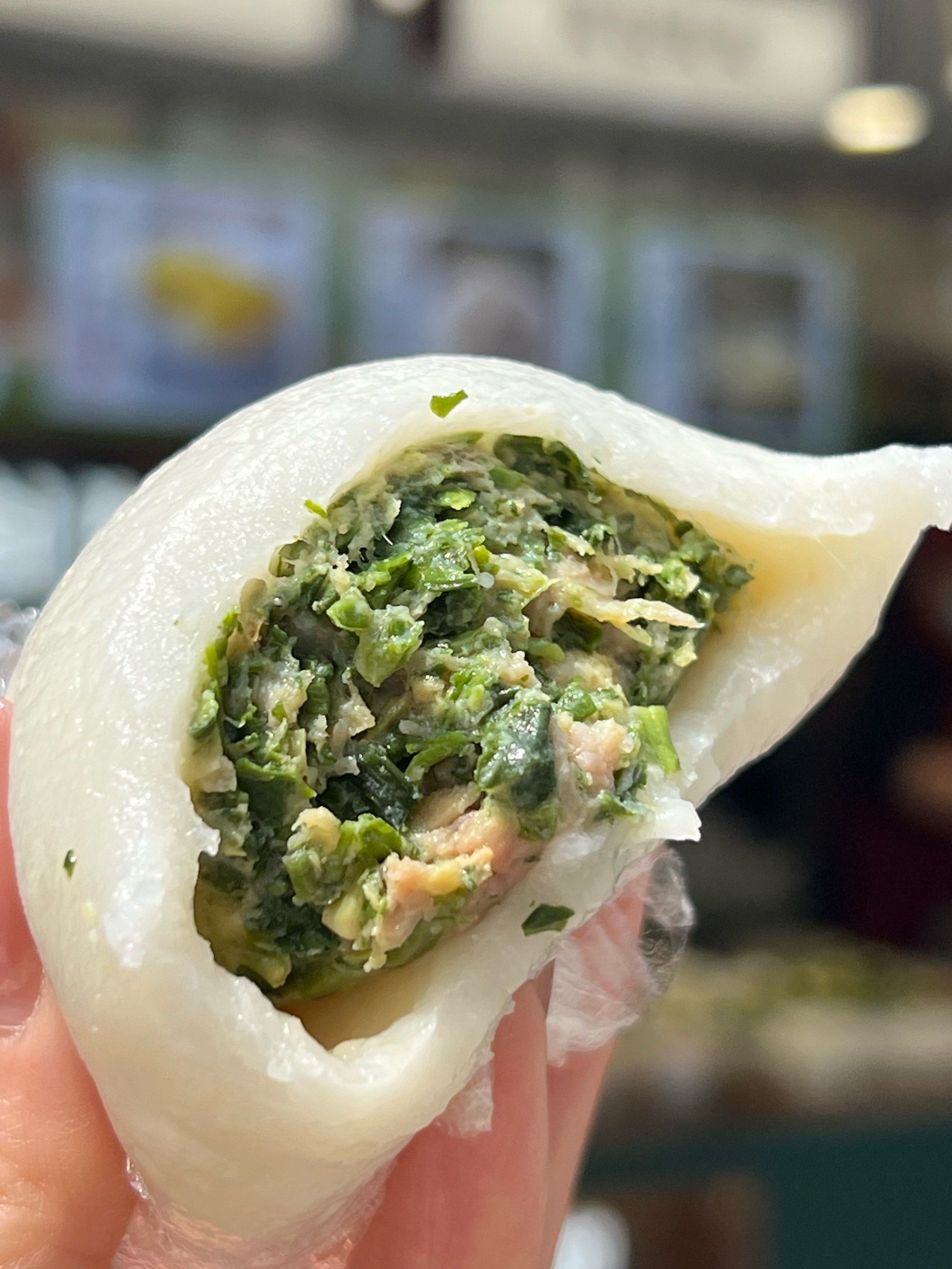 徐家汇也有好吃的糯叽叽荠菜团子
