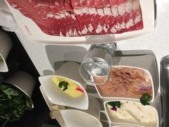 -海底捞火锅鲜切牛肉主题店(长寿路店)