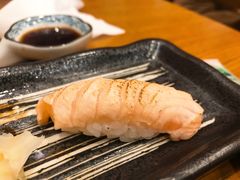 炙烧三文鱼手握-無忧浅草君·洋风料理(下沙宝龙二期一店)