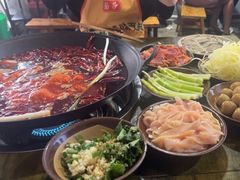 -黄潇洒老火锅(九眼桥宏济巷店)