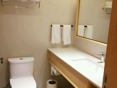 -全季酒店(上海青浦吾悦广场淀山湖大道店)