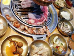 十道正宗韩国小菜-金顺韩式烤肉·网红烤肉店(广利路店)