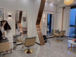 -V8潮牌·接发烫染连锁