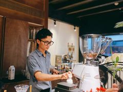 -Metal hands·铁手咖啡