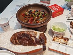 -阿瓦山寨·湘菜现炒·剁椒鱼头王(咸阳总店)