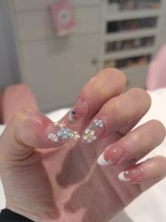 -丽心自助美甲美睫