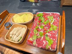 -野山舂·贵州现舂酸汤火锅(鸿通城店)