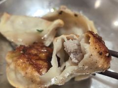 -黄阿姨锅贴大王(万航渡路店)