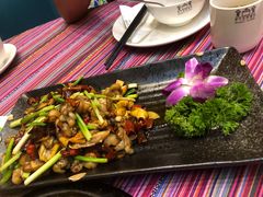 -香巴拉云南餐厅(华莱坞店)