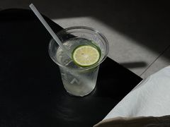 -M Stand(南京紫峰大厦店)