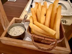 炸薯条配黑松露酱-THE PRESS(申报馆店)