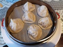 蟹黄小笼汤包-四宜糕团店(南大街店)