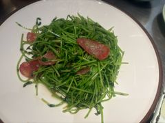 鸡油腊味炒豆苗-潮界(凯德晶萃店)