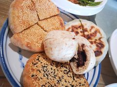 -小放牛炒菜馆(军校店)