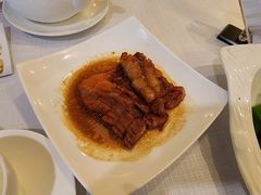 -深圳富苑皇冠假日套房酒店