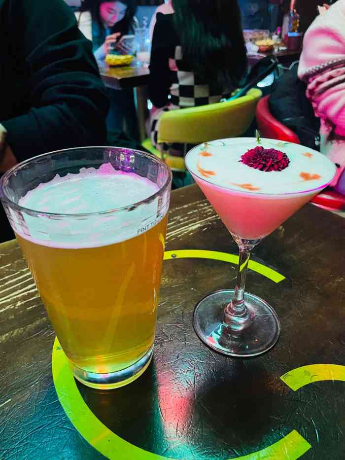 mosso音乐酒吧·live house(南京西路店)-"[薄荷]环境:环境很好～门口