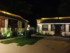 -百里峡七彩艺术小镇