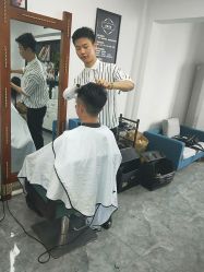 -V8潮牌·接发烫染连锁