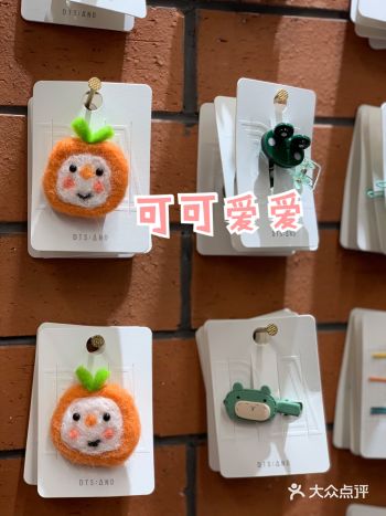 正弘城负一楼 店面超级大的 环境也很好 比较明亮