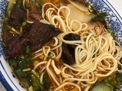 红烧牛肉面-陇尚人家中国蘭州牛肉面(高新万达店)